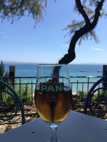 Table by the sea at Dvor