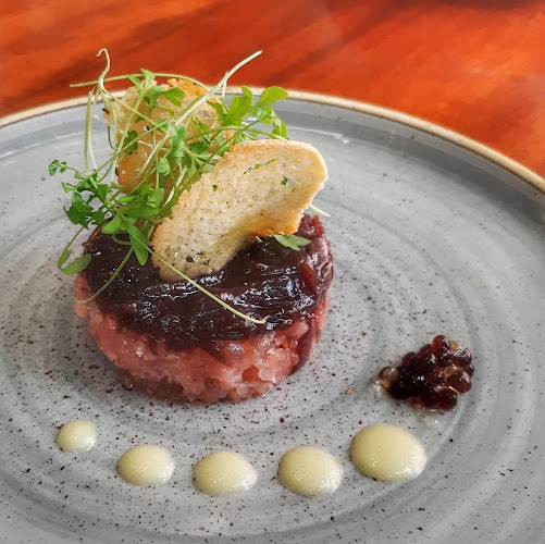 Dvor tartare dish